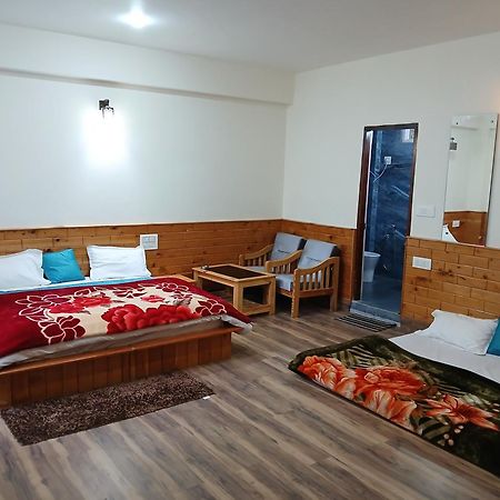 Shangri-La Rooms & Restaurant كاسول المظهر الخارجي الصورة