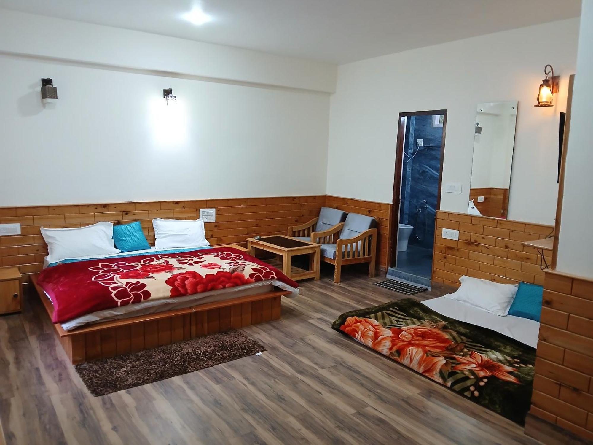 Shangri-La Rooms & Restaurant كاسول المظهر الخارجي الصورة